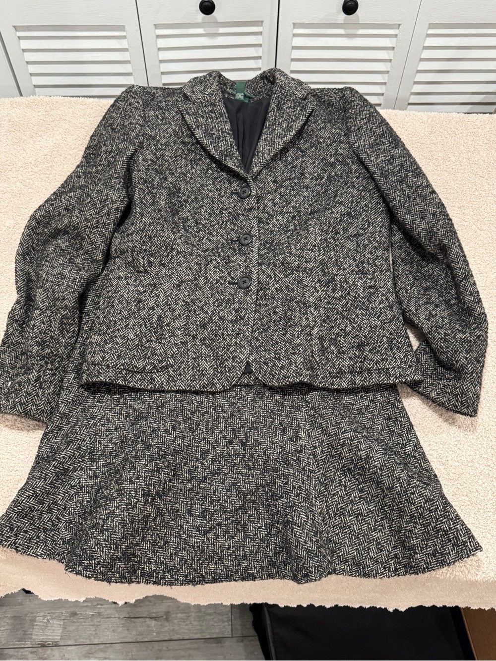 Lauren Ralph Lauren Women’s Wool Herringbone Suit – Blazer + Fluted Skirt size 8